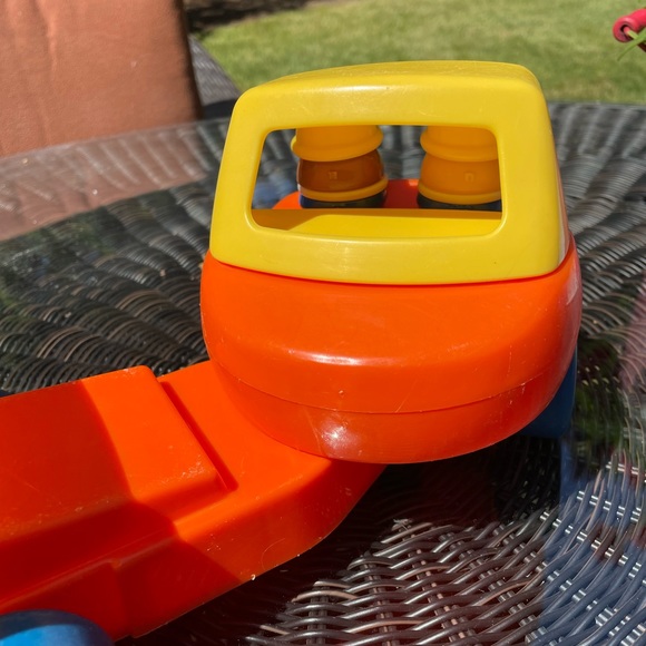 1980’s Little Tikes Toddle Tots Dump Truck with Original Construction Workers - Picture 6 of 12